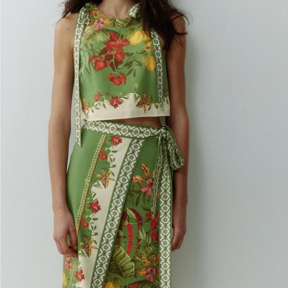 H&M SS26 Green Sleeveless Floral Tie Strap Cropped Top & Midi Wrap Skirt Size XS - Picture 2 of 15